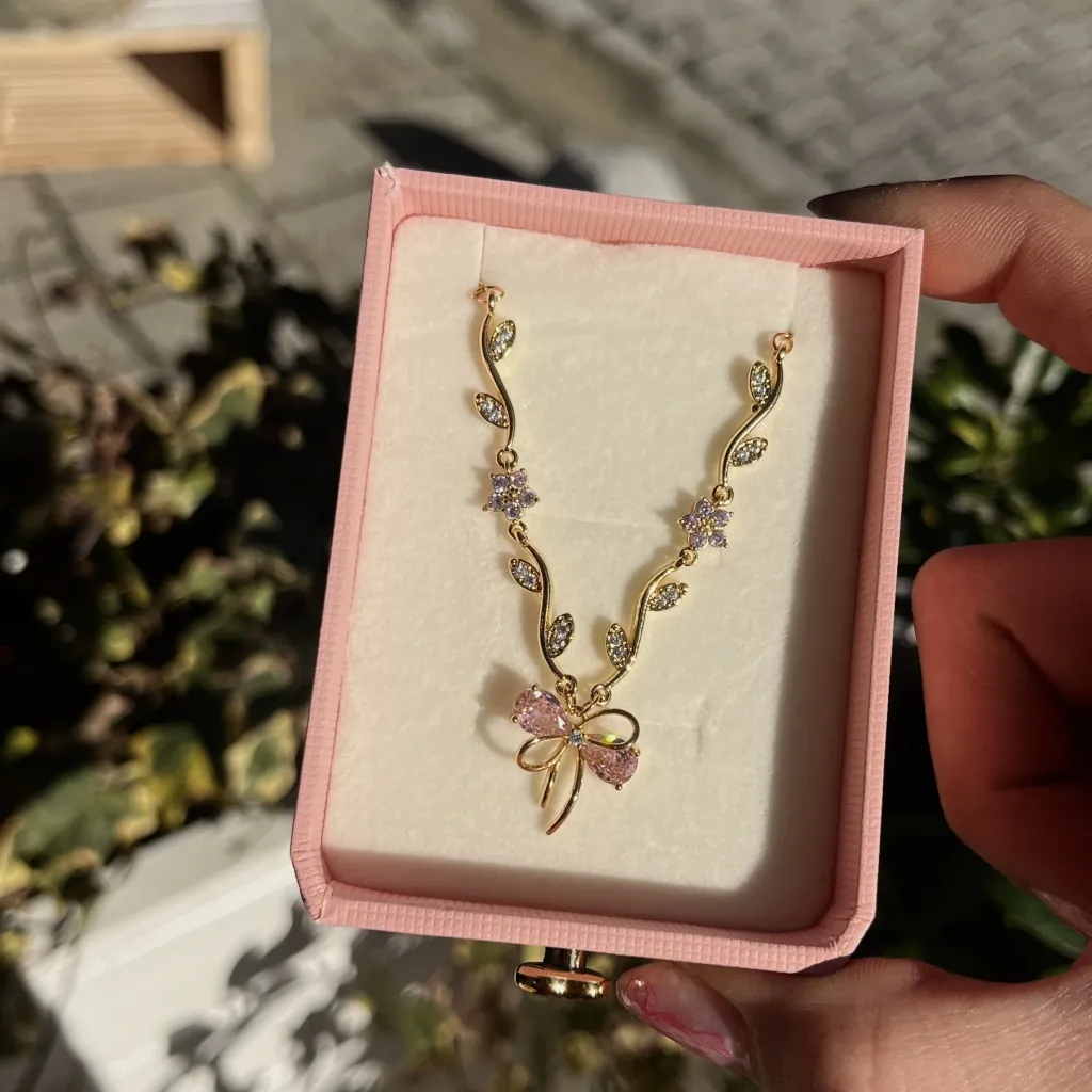 Elegant Floral Bow Necklace Set